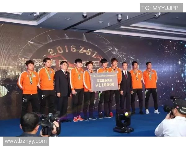 深圳足球队与杭州足球队的赛后分析与实力对比探讨