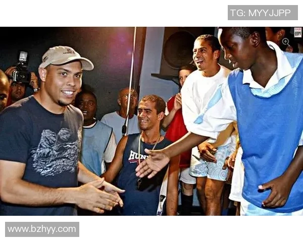 从贫困到辉煌足球明星背后的艰辛故事与奋斗历程